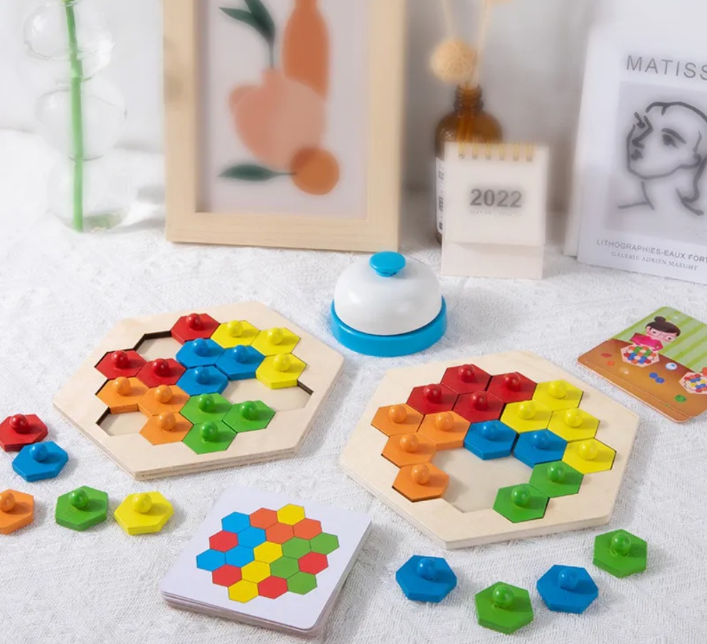 Puzzle hexagonal de madera para niños